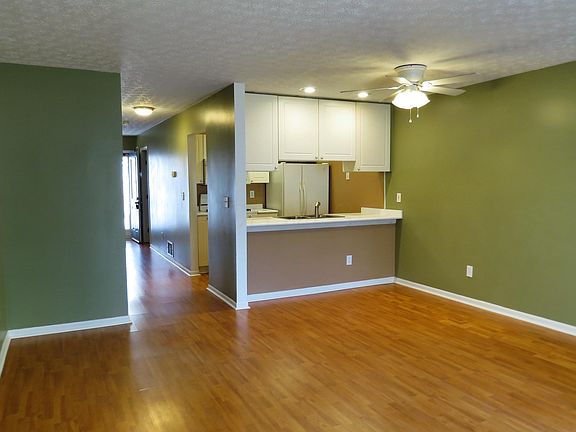 3rd image of 4713 Cadmus Dr
