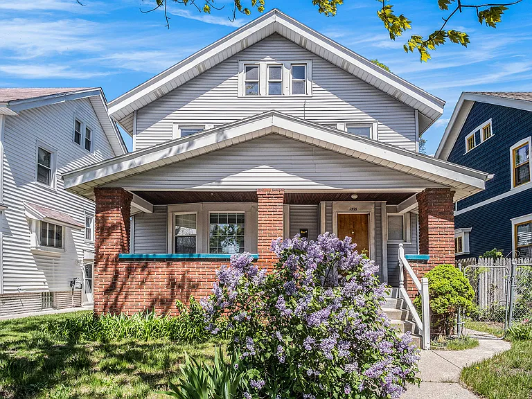 1321 Bemis St SE — Photo 1