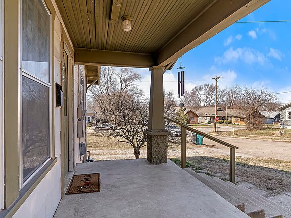 5th image of 1328 W Elm Street