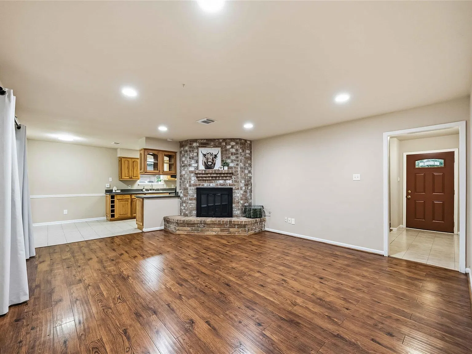 4 bed, 2.0 bath, 1782 sqft, $2,250 — Photo 4