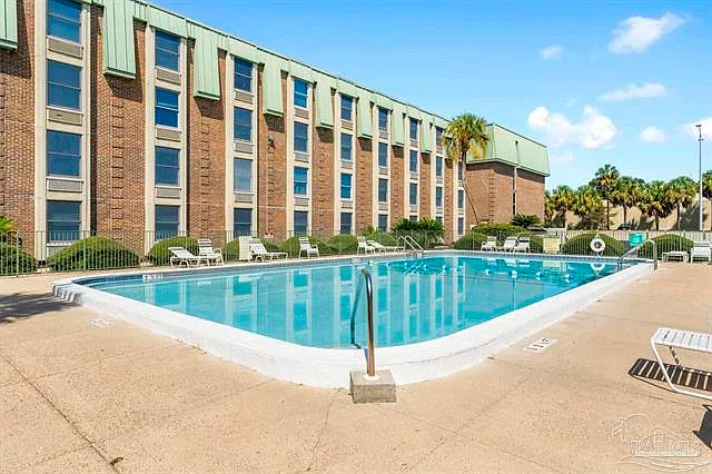1 bed, 738 sqft, $1,450 — Photo 4