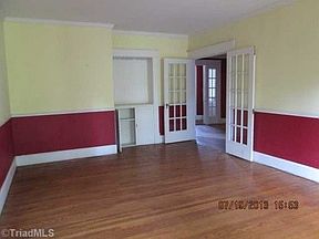 2nd image of 635 W Lexington Ave