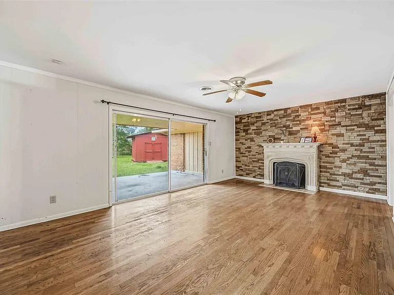 435 Rolling Wood Rd — Photo 7