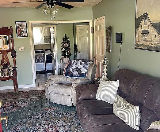Sitting area off of garage 
