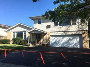 165 S La Londe Ave, Addison, IL 60101