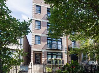 910 W Roscoe St APT 4, Chicago, IL 60657