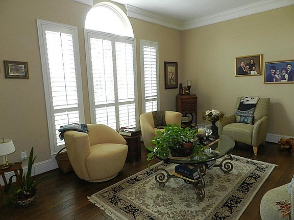 5th image of 19011 Royal Cove Cir