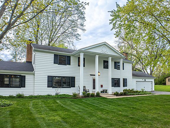 2nd image of 702 Maple Ln