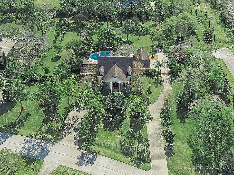 1st image of 903 Tall Pines Dr