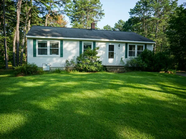 28 Sedgewood Drive, Kennebunk, ME 04043