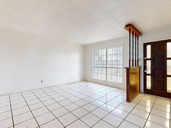 3rd image of 135 Baywood Rd