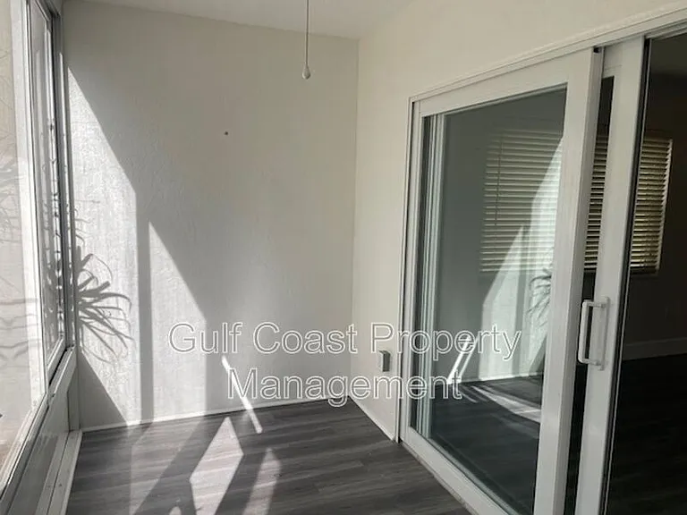 270 Santa Maria St #104 — Photo 16