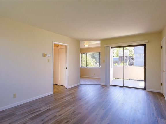 3rd image of 230 Villa Ter APT 4