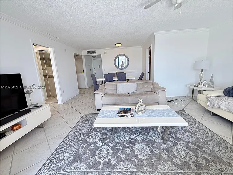 2750 NE 183rd St #Penthouse 10 — Photo 5