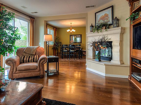 4th image of 3821 Bridgeview Ln