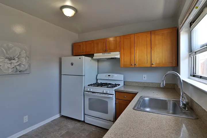 772 E San Bruno Ave — Photo 4