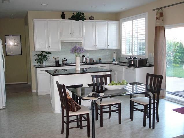 2nd image of 5975 Forest Oaks Pl
