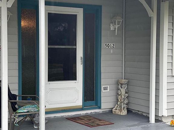 3rd image of 5012 Essex Ln