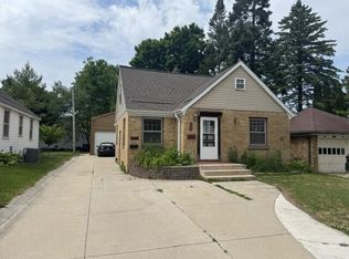 1510 Monroe St #1512, West Bend, WI 53090