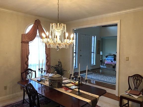 2nd image of 4703 Burns Cir