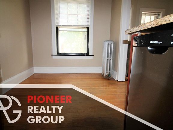 3rd image of 2100 W Ainslie St #21001W