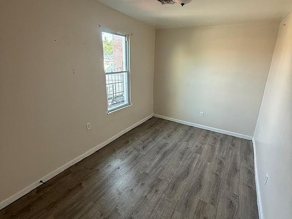 4th image of 18 Van Houten St APT 4