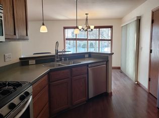 3606 Stonebridge Dr, Madison, WI 53719
