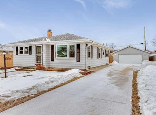 2121 25th St, Kenosha, WI 53140