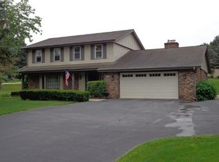 15115 Fieldstone Dr, Brookfield, WI 53005