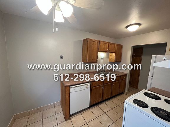 5th image of 1037 Cromwell Ave #103