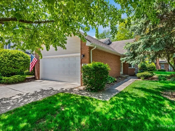 8480 Sandalwood Ct, Darien, IL 60561