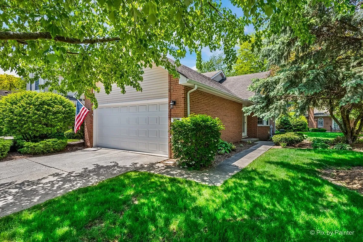 8480 Sandalwood Ct photo 1