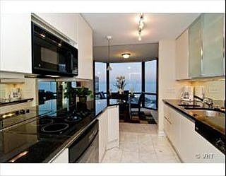 2nd image of 2650 N Lakeview Ave APT 3509