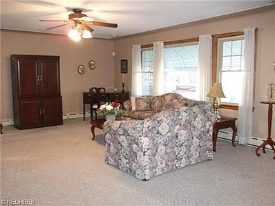 4th image of 255 Oak Knoll Dr