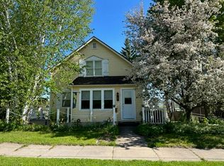 704 Sheridan Dr, Sault Sainte Marie, MI 49783