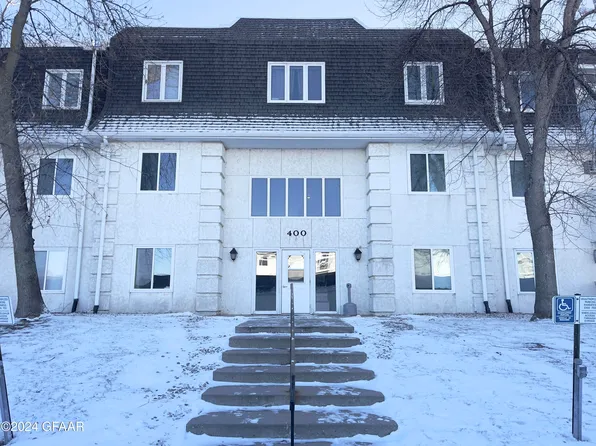815 Duke Dr APT 415, Grand Forks, ND 58201