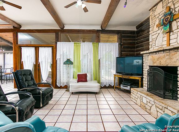 5th image of 1566 Colleen Dr