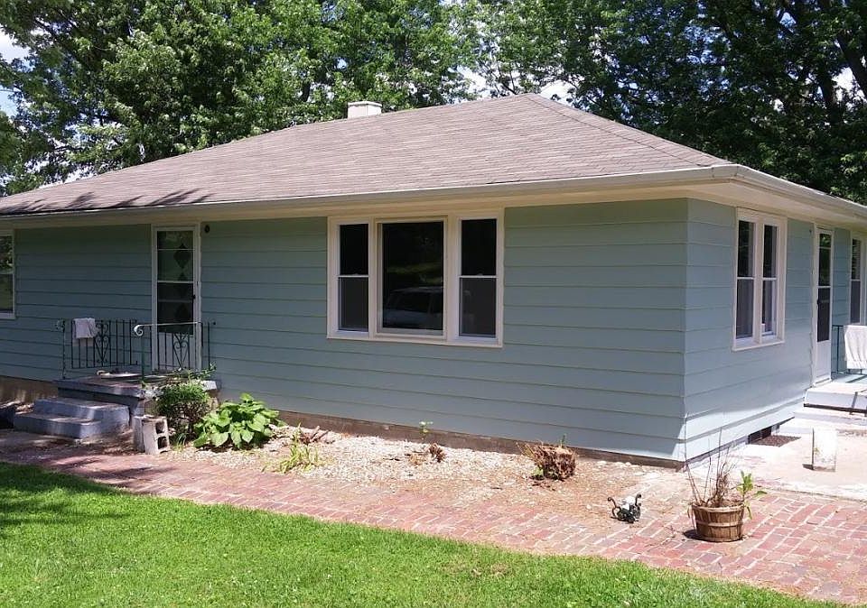 1st image of 1707 S 41st St