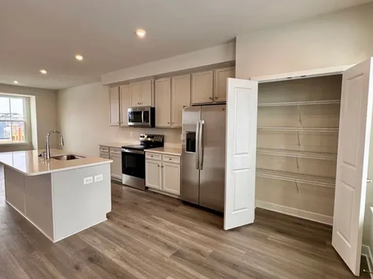 4664 Fountainbridge Ct — Photo 16