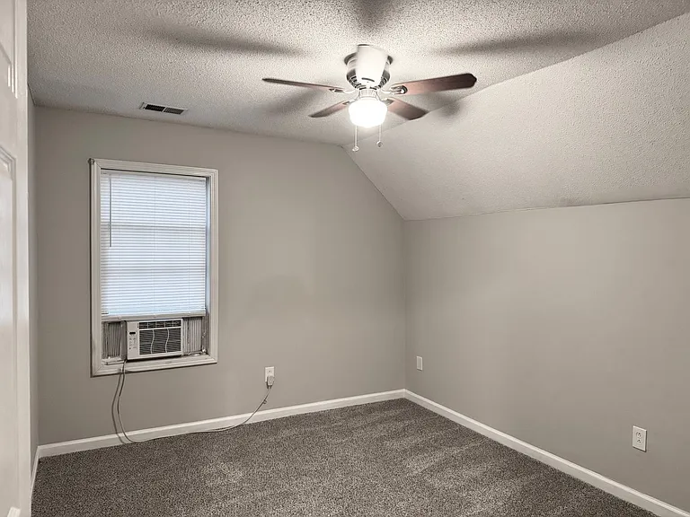 310 Pappy Dr — Photo 28