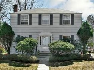9 Stephen St, Montclair, NJ 07042