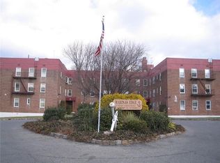 30 Davenport Ave APT 1L, New Rochelle, NY 10805