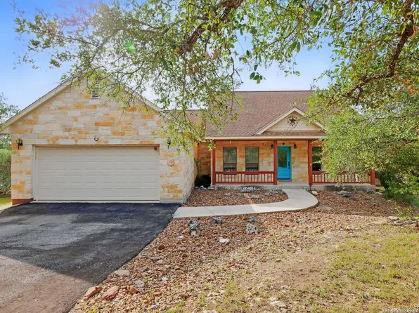 1831 Birch Ln, Fischer, TX 78623