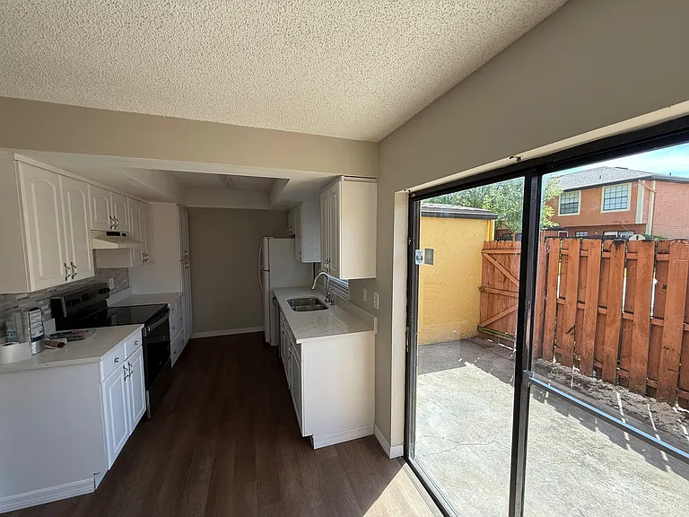 7420 Woodburn Ct #25 — Photo 5
