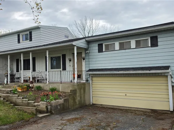 454 McCall Rd, Greece, NY 14616