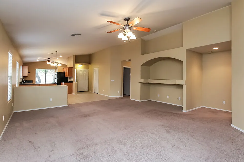 3 bed, 2.0 bath, 1509 sqft, $2,015 — Photo 4