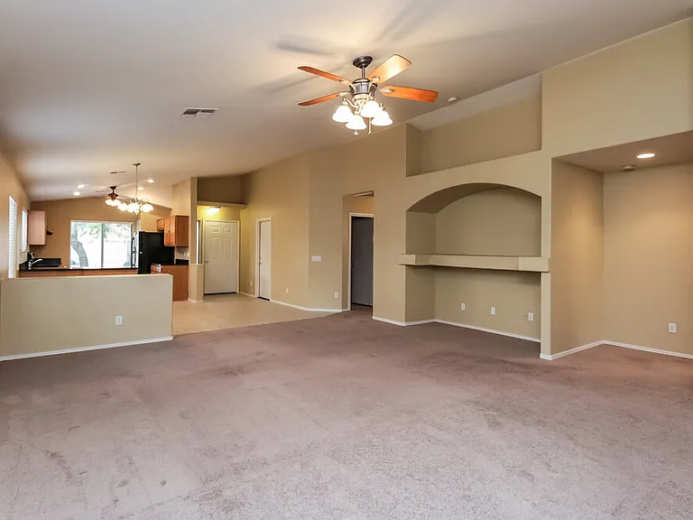 2213 W Saint Charles Ave — Photo 4