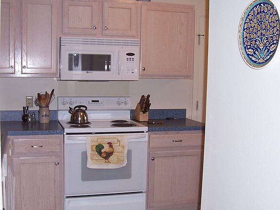 5th image of 423 Carrera Dr