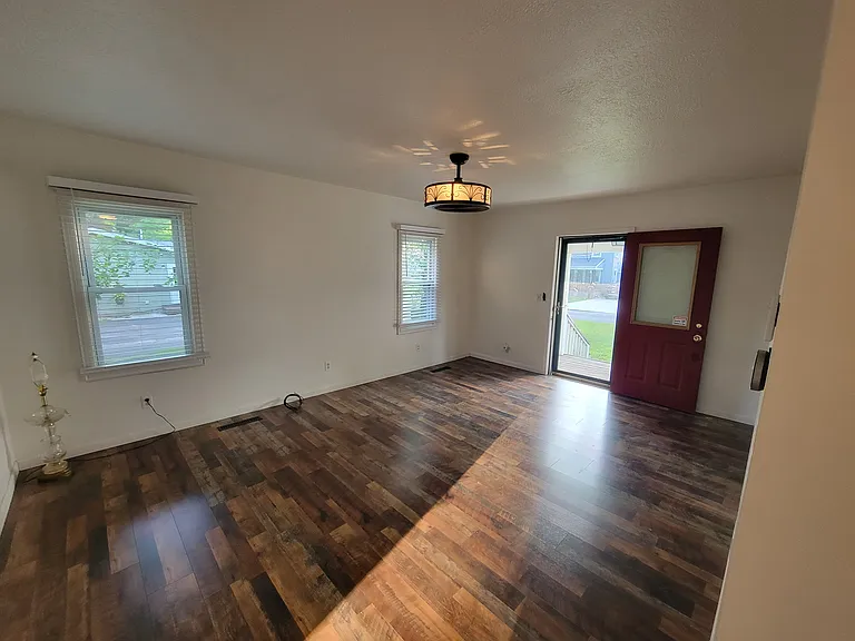2241 Vaness Dr — Photo 6