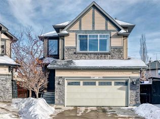 198 NW Brightonstone Bay SE, Calgary, AB T2Z 4W4